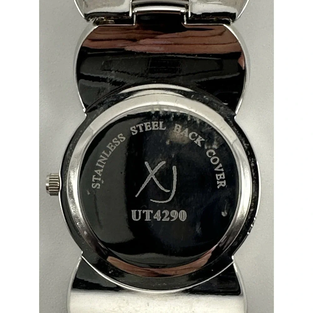 XJ Rare Ladies Watch UT4290 New Battery 30MM 6.75